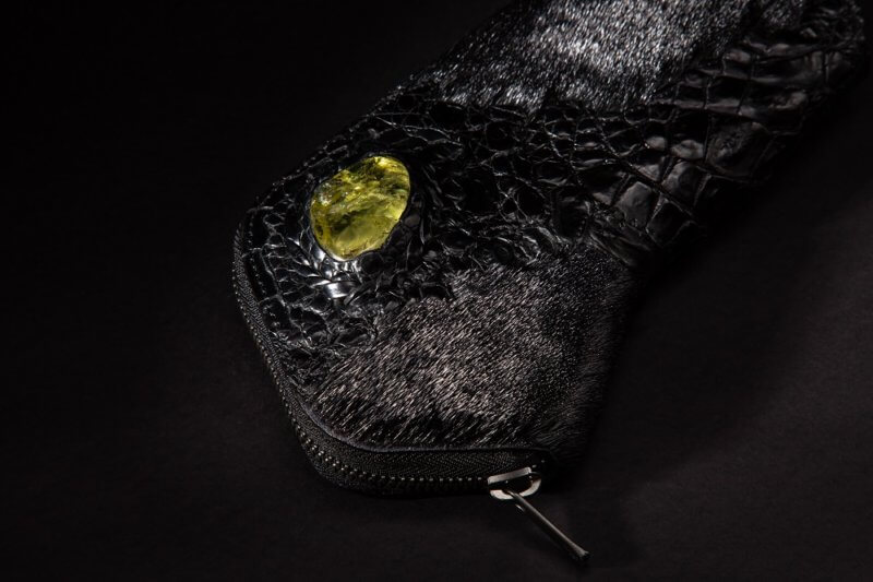クロコダイル、アザラシと天然石の長財布